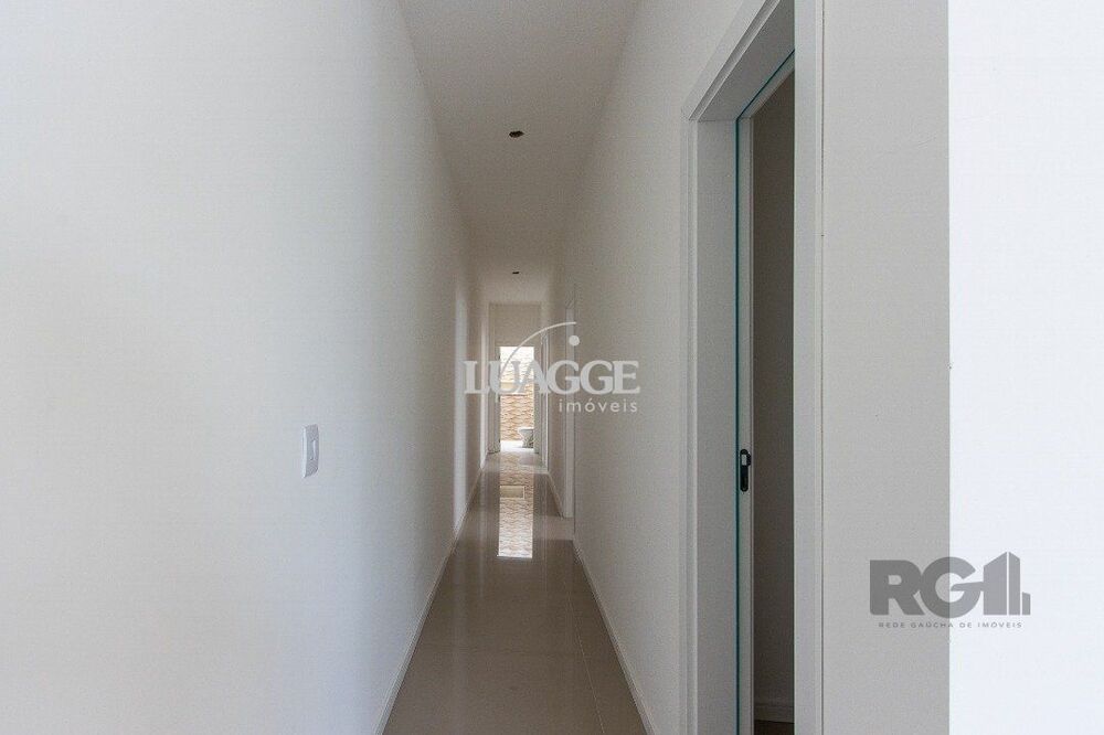 Casa à venda com 3 quartos, 108m² - Foto 1