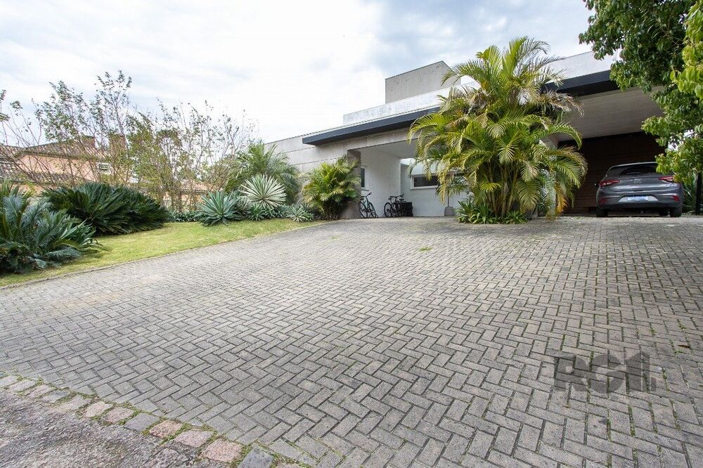 Casa de Condomínio à venda com 4 quartos, 417m² - Foto 1