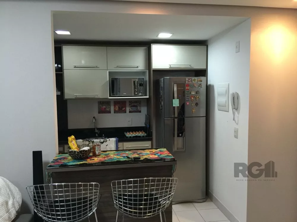 Apartamento à venda com 2 quartos, 65m² - Foto 2