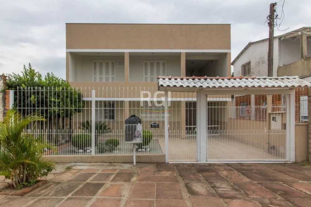 Casa à venda com 8 quartos, 387m² - Foto 1