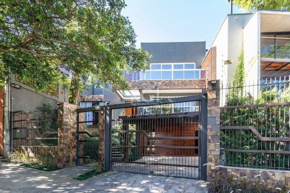 Casa à venda com 3 quartos, 363m² - Foto 1