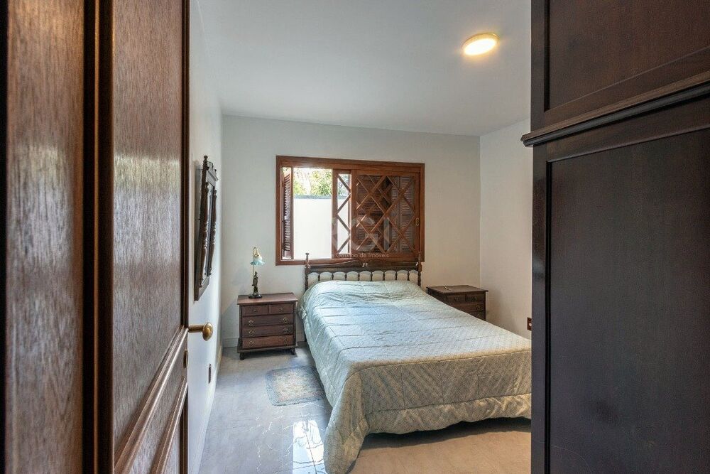 Casa à venda com 5 quartos, 450m² - Foto 3