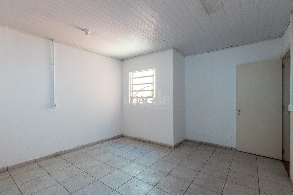 Casa à venda com 3 quartos, 234m² - Foto 4