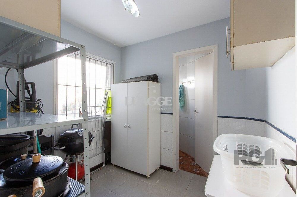 Casa de Condomínio à venda com 3 quartos, 217m² - Foto 4