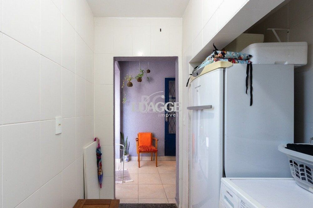 Casa à venda com 3 quartos, 202m² - Foto 2