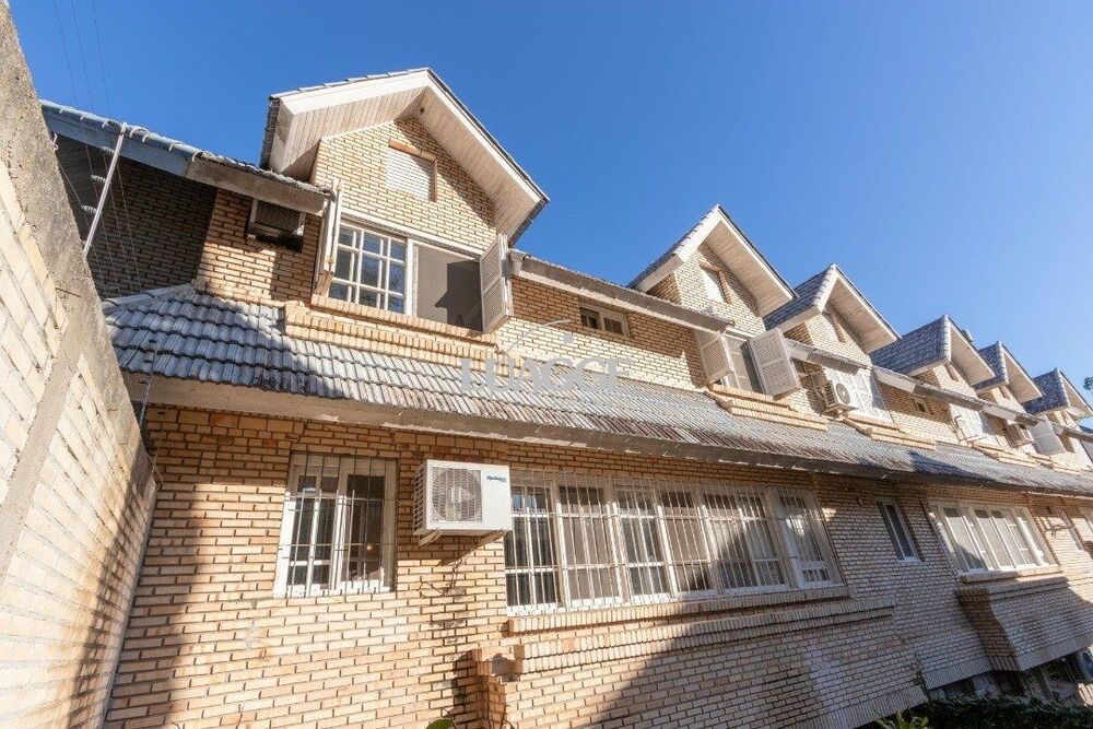 Casa de Condomínio à venda com 3 quartos, 324m² - Foto 3