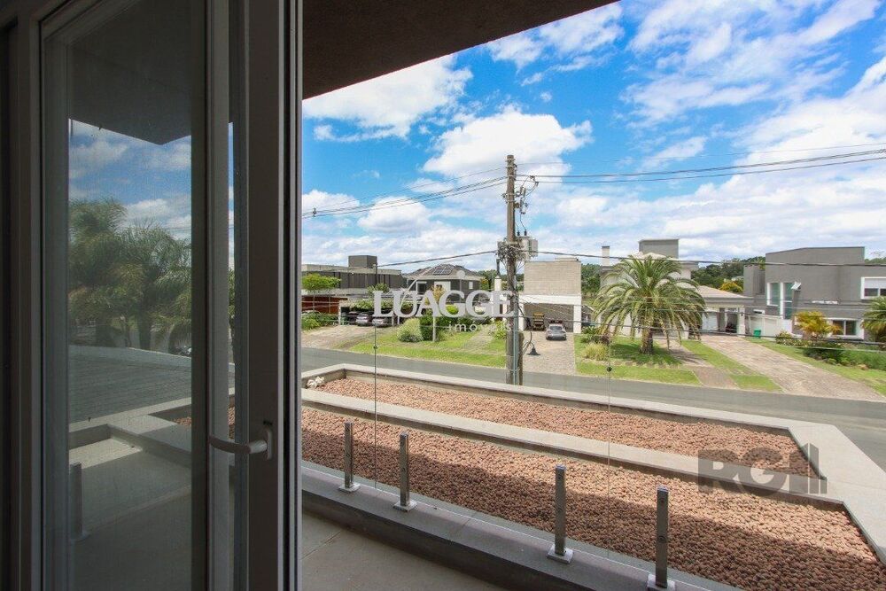 Casa de Condomínio à venda com 4 quartos, 302m² - Foto 2