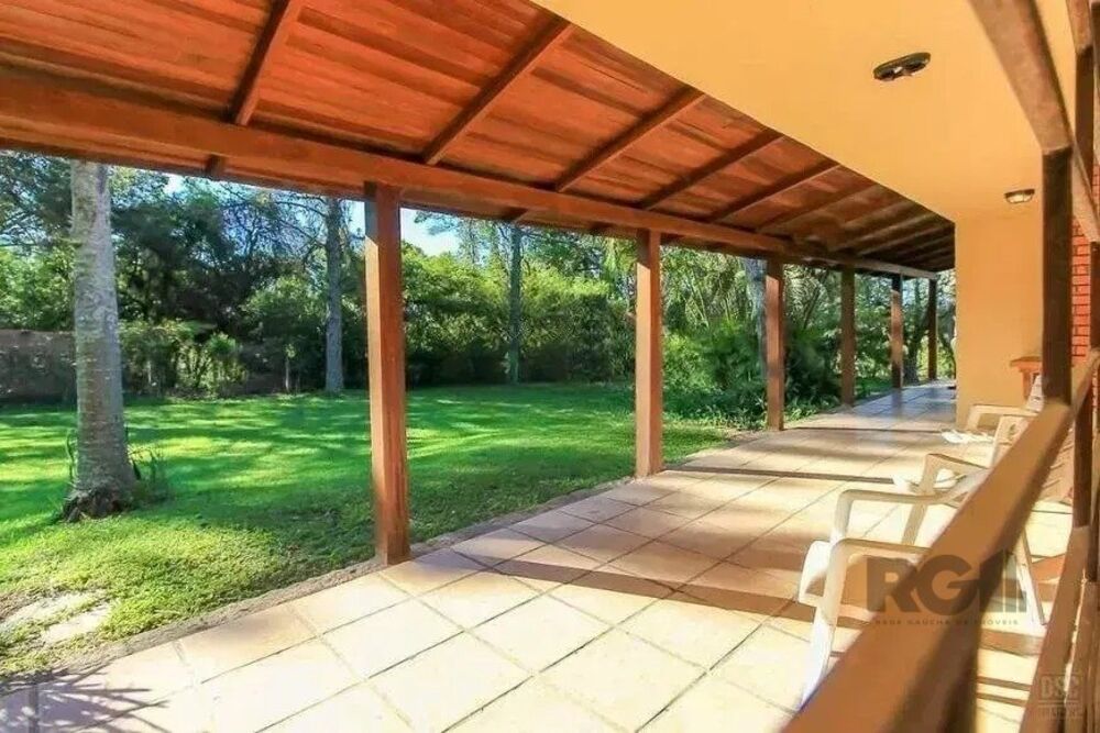 Casa à venda com 3 quartos, 199m² - Foto 1