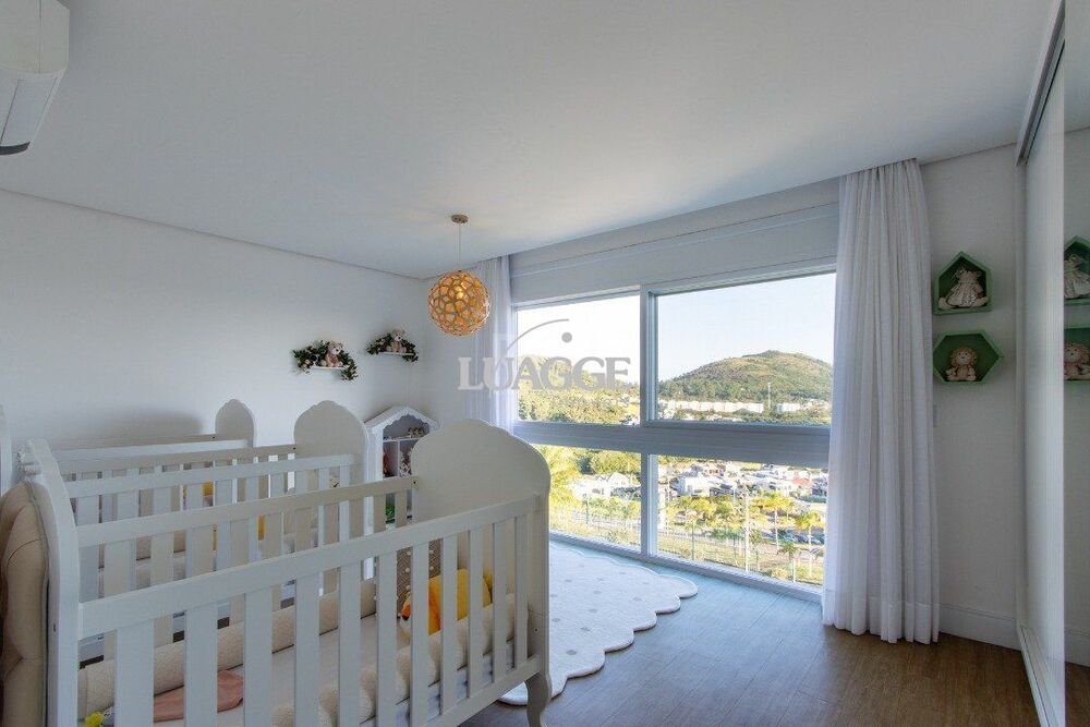 Casa de Condomínio à venda com 3 quartos, 340m² - Foto 4