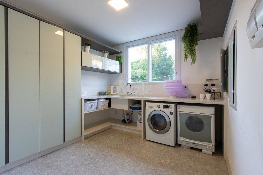 Casa de Condomínio à venda com 3 quartos, 340m² - Foto 2