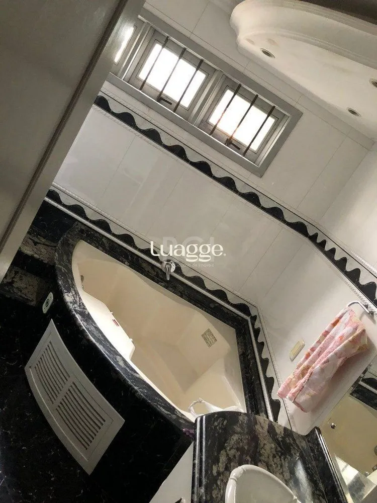 Casa, 7 quartos, 841 m² - Foto 1