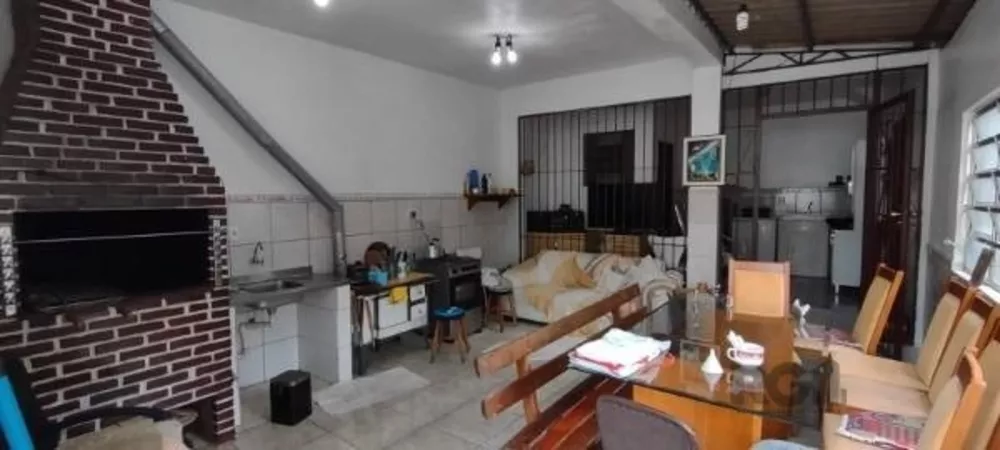 Casa à venda com 3 quartos, 191m² - Foto 1