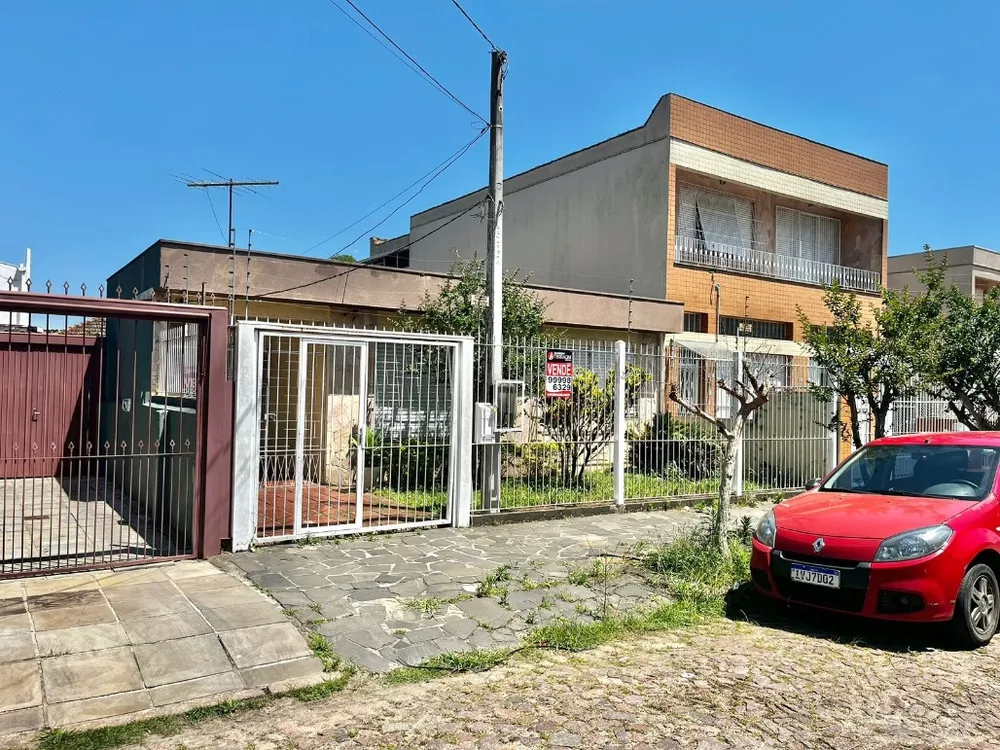 Casa à venda com 3 quartos, 148m² - Foto 1