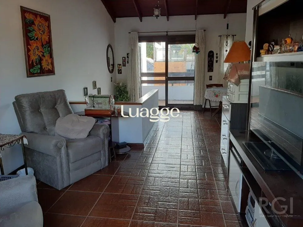 Casa, 4 quartos, 137 m² - Foto 1