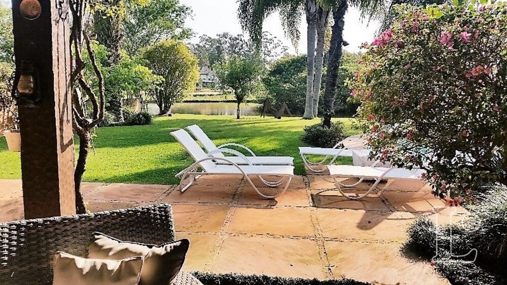 Casa de Condomínio à venda com 3 quartos, 340m² - Foto 1
