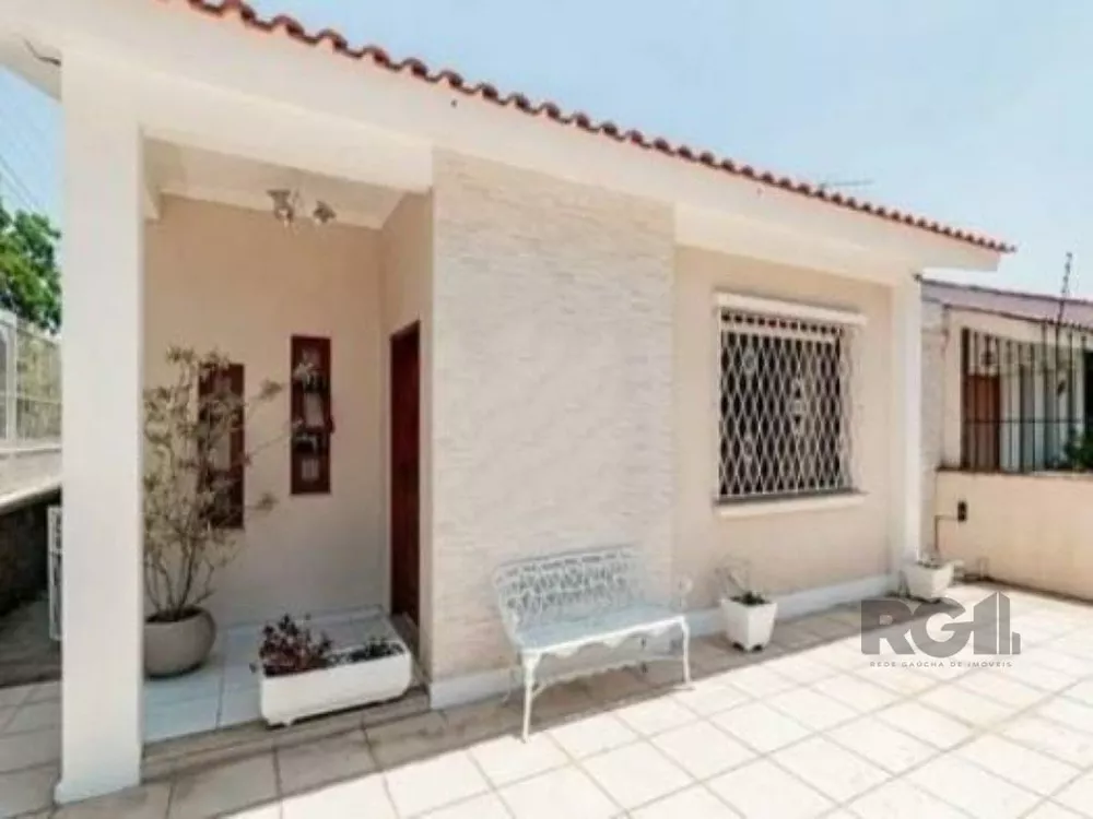 Casa à venda com 3 quartos, 174m² - Foto 1