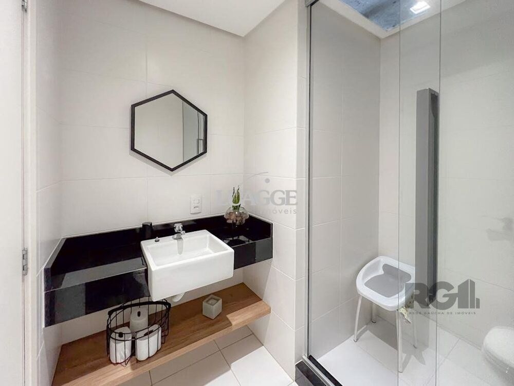 Casa de Condomínio à venda com 3 quartos, 224m² - Foto 4