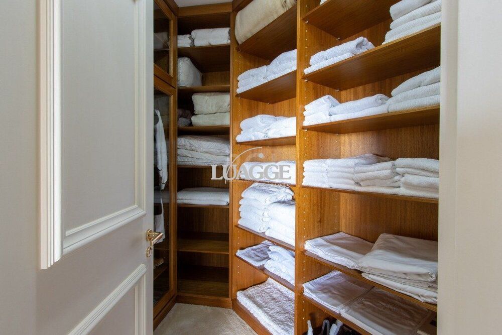 Casa à venda com 7 quartos, 1321m² - Foto 2