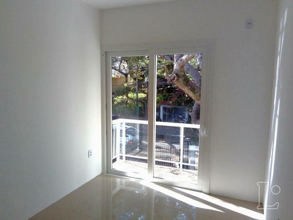 Casa à venda com 3 quartos, 159m² - Foto 2