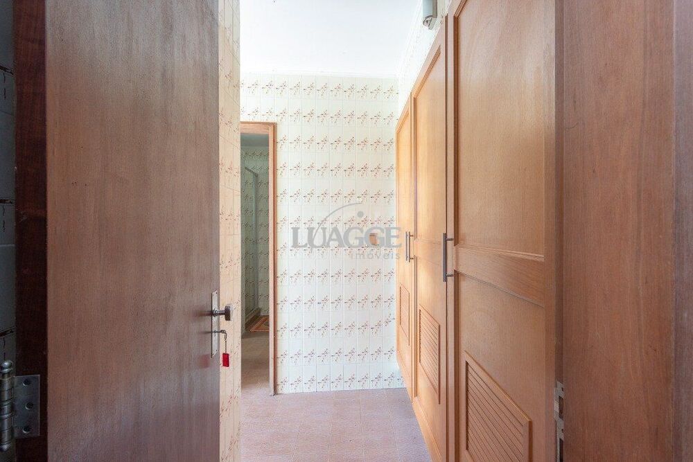 Casa à venda com 5 quartos, 1126m² - Foto 1