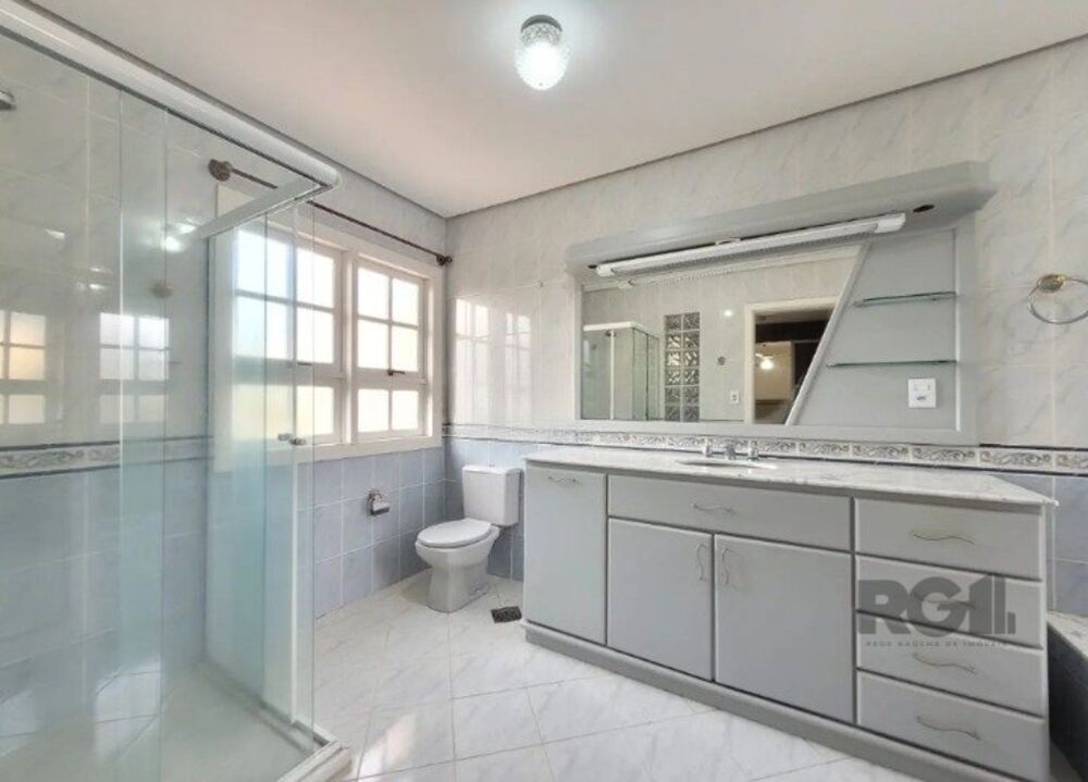 Casa de Condomínio para alugar com 4 quartos, 300m² - Foto 3
