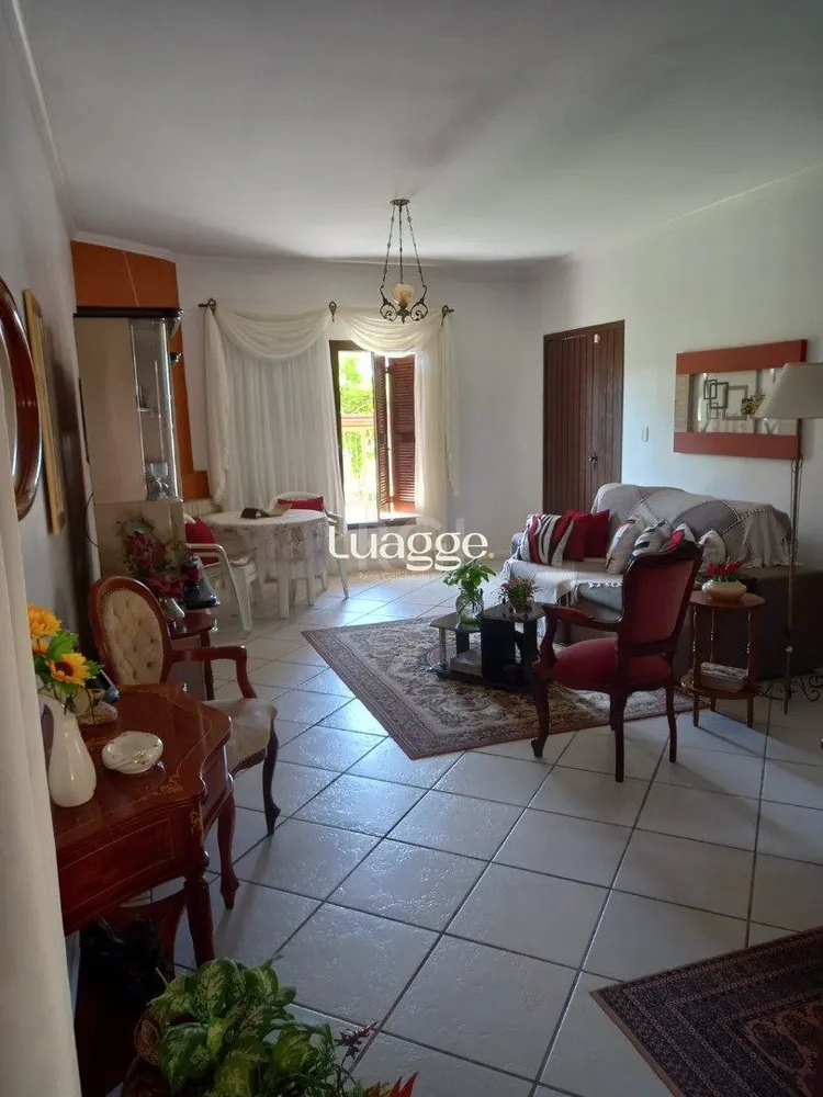 Casa, 3 quartos, 197 m² - Foto 1