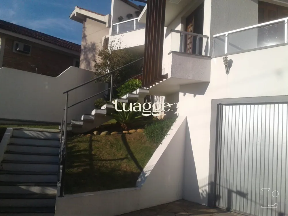 Casa, 5 quartos, 305 m² - Foto 1