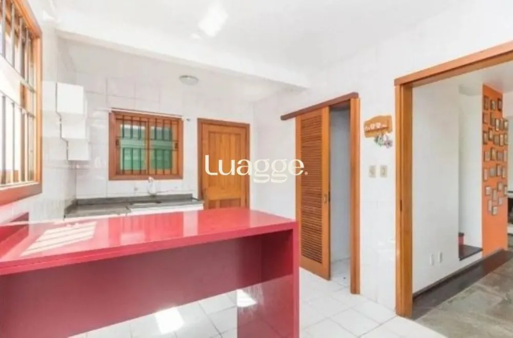 Casa, 4 quartos, 221 m² - Foto 1