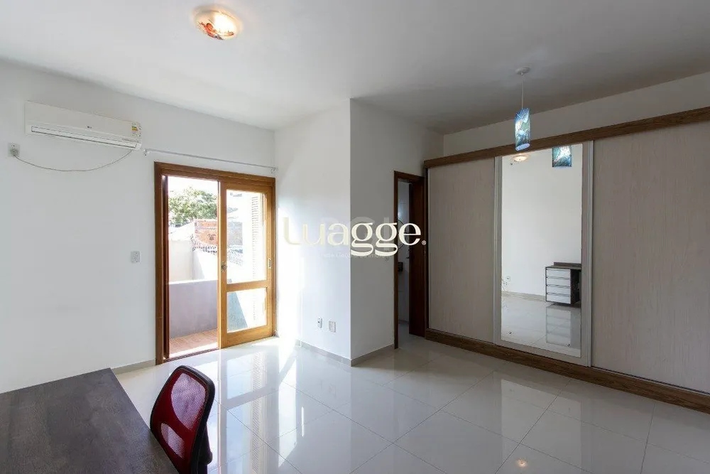 Casa, 3 quartos, 205 m² - Foto 1