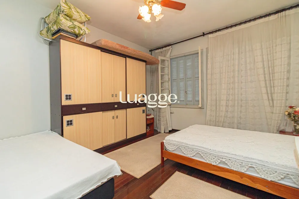 Casa, 4 quartos, 298 m² - Foto 1