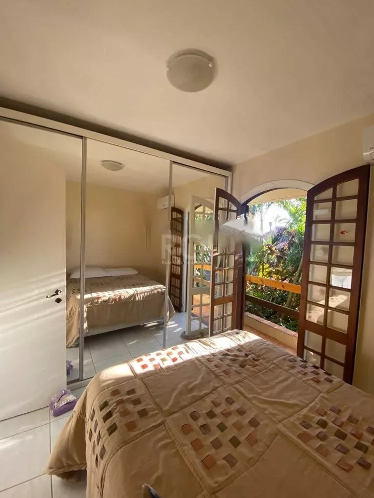 Casa de Condomínio à venda com 5 quartos, 325m² - Foto 1