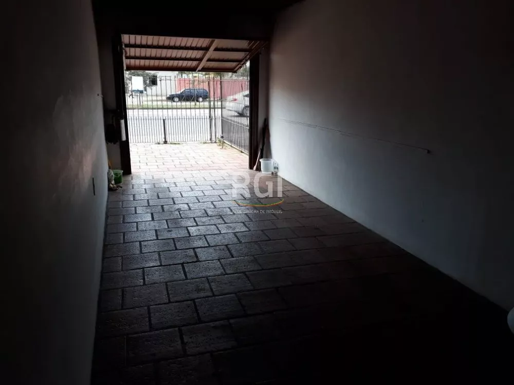 Casa à venda com 3 quartos, 319m² - Foto 3