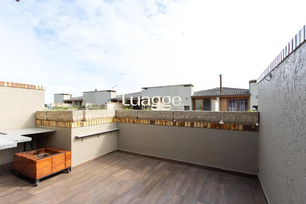 Casa, 4 quartos, 255 m² - Foto 1