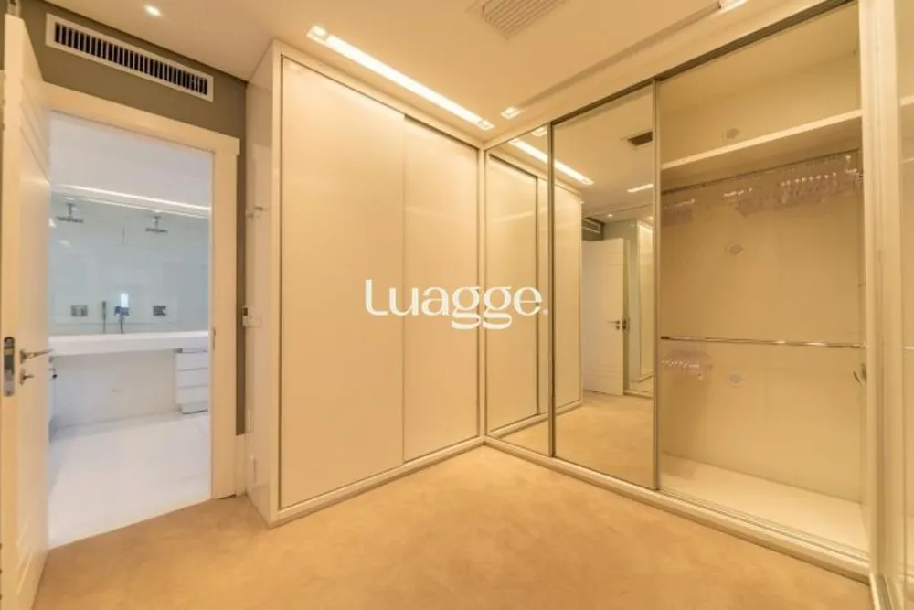 Apartamento, 3 quartos, 221 m² - Foto 1