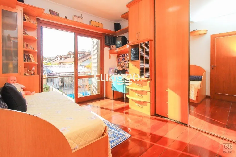 Casa, 4 quartos, 380 m² - Foto 1