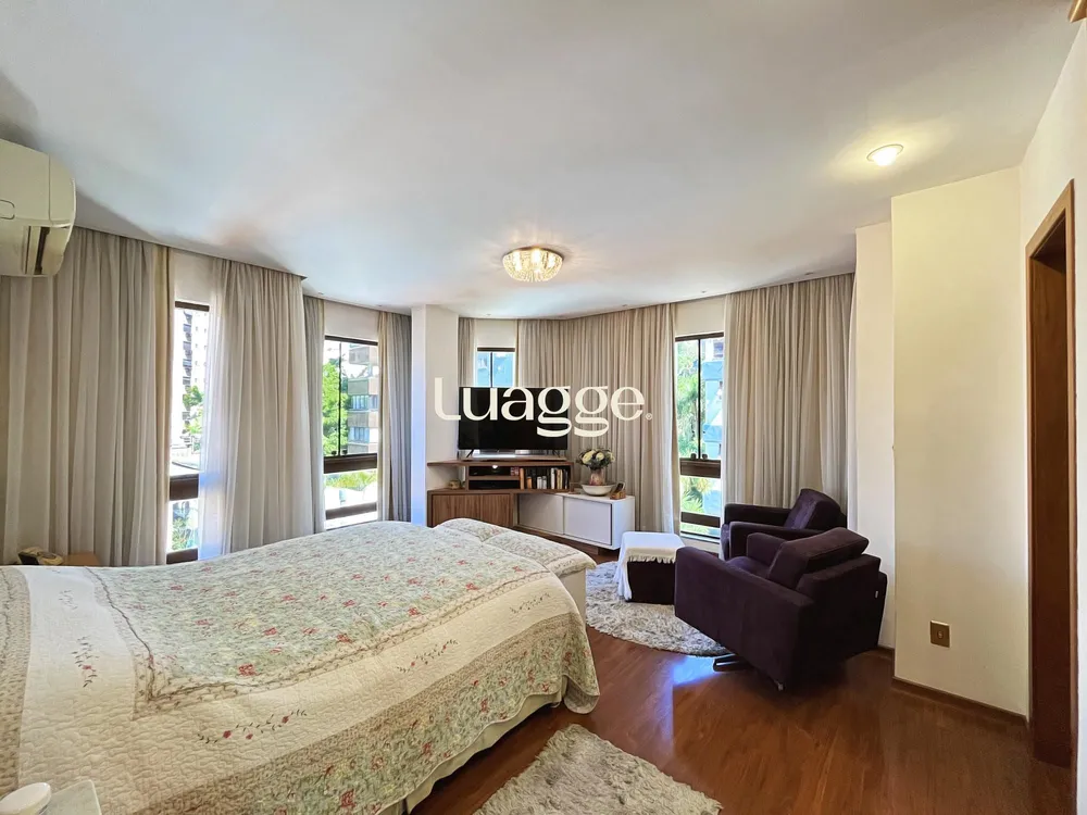 Cobertura, 3 quartos, 270 m² - Foto 4