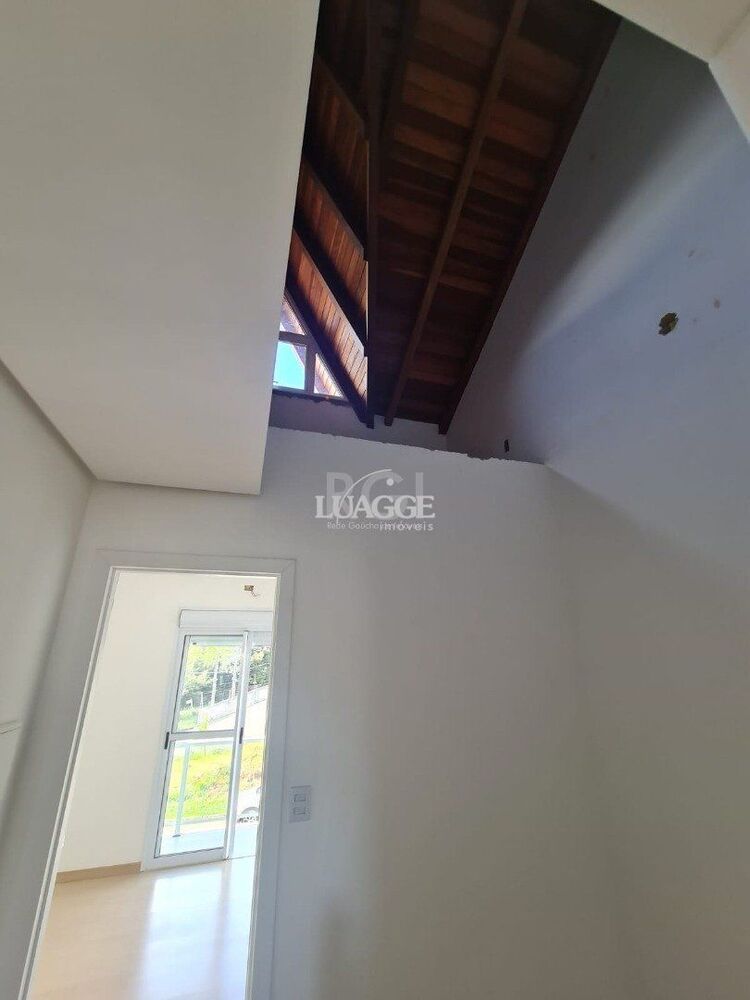 Casa à venda com 2 quartos, 75m² - Foto 4