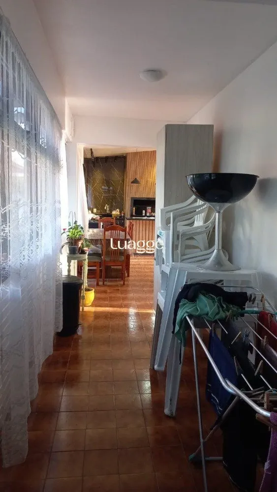 Casa, 3 quartos, 251 m² - Foto 1