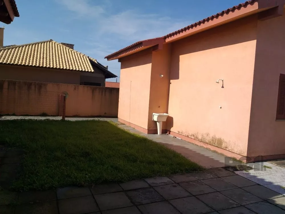 Casa à venda com 3 quartos, 142m² - Foto 2