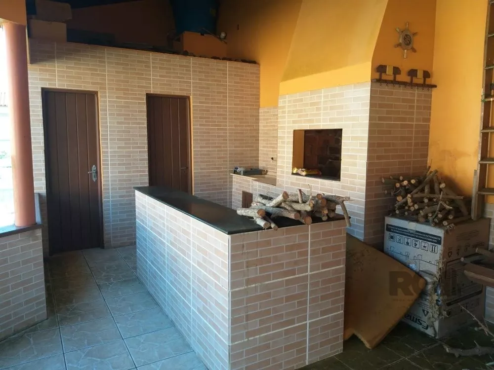 Casa à venda com 3 quartos, 142m² - Foto 1