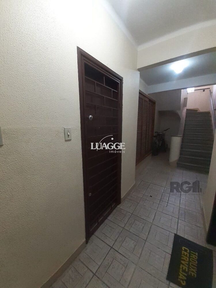 Apartamento à venda com 3 quartos, 81m² - Foto 2