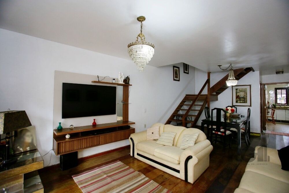 Casa à venda com 3 quartos, 232m² - Foto 3