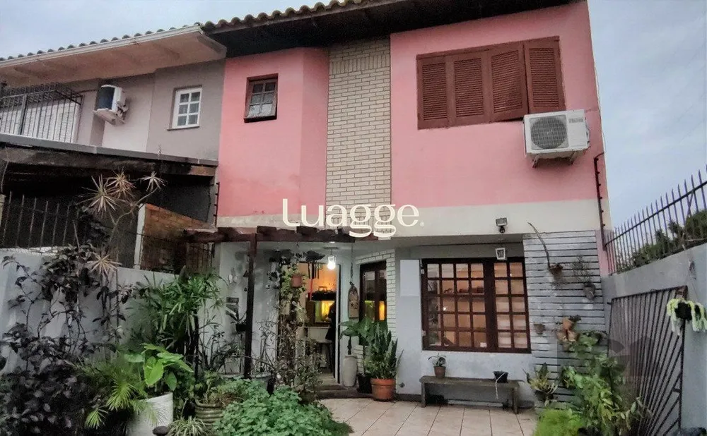 Casa, 3 quartos, 256 m² - Foto 1