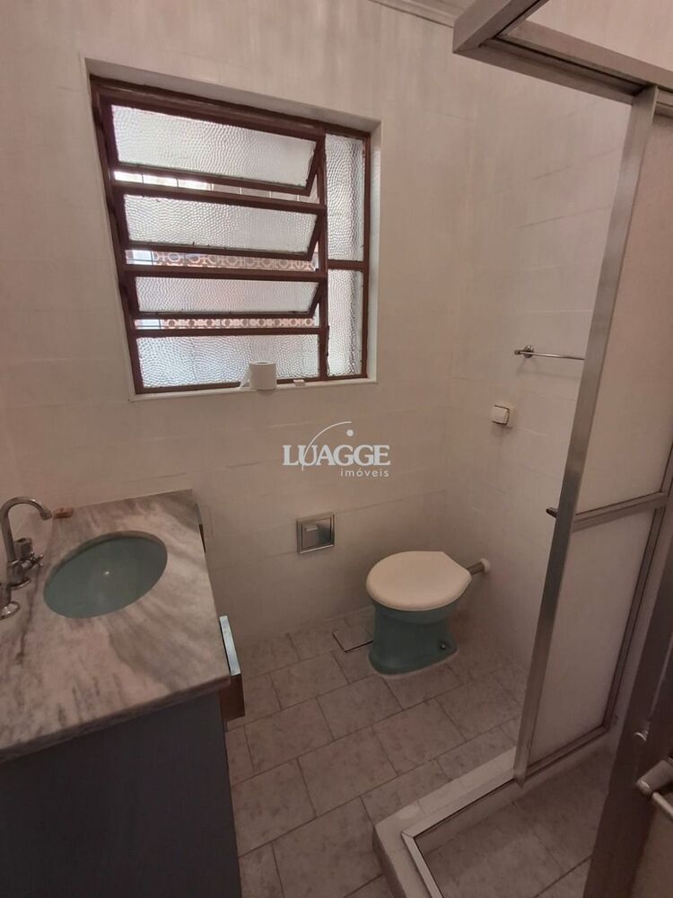 Casa à venda com 3 quartos, 200m² - Foto 2