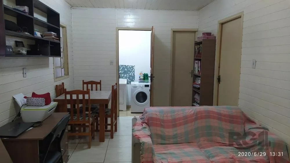 Casa à venda com 3 quartos, 49m² - Foto 2