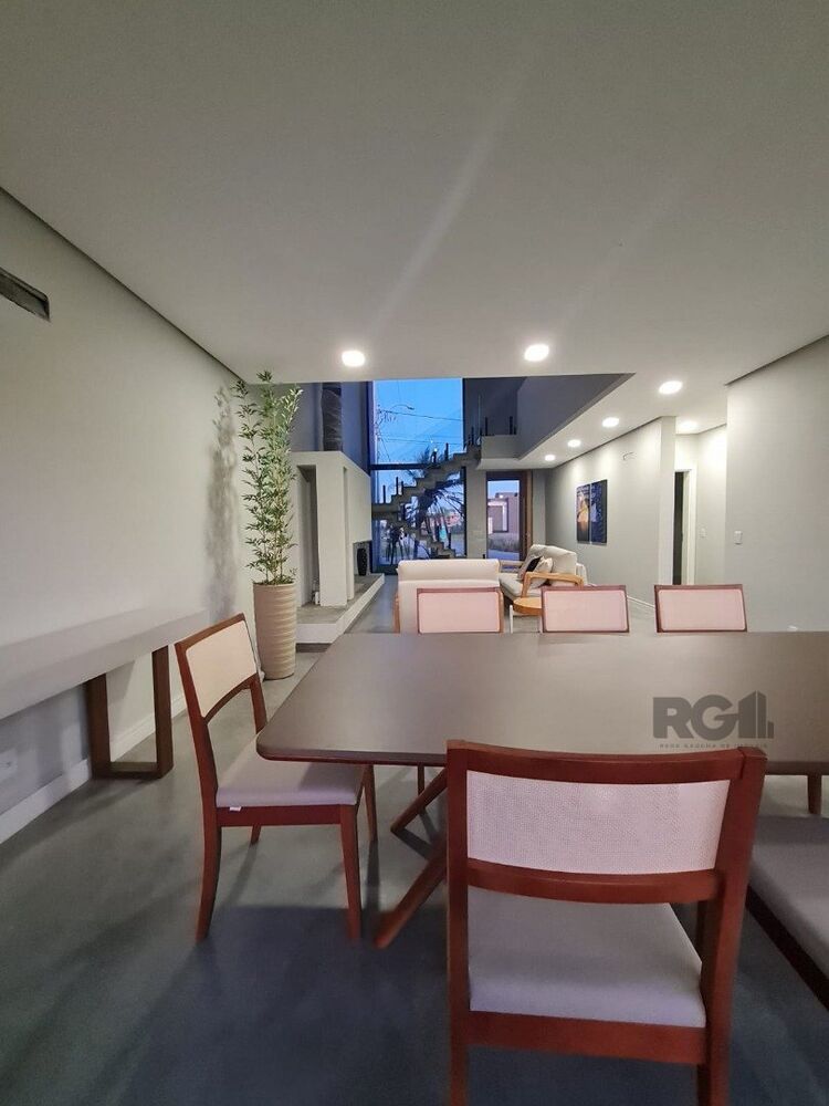 Casa de Condomínio à venda com 4 quartos, 255m² - Foto 4