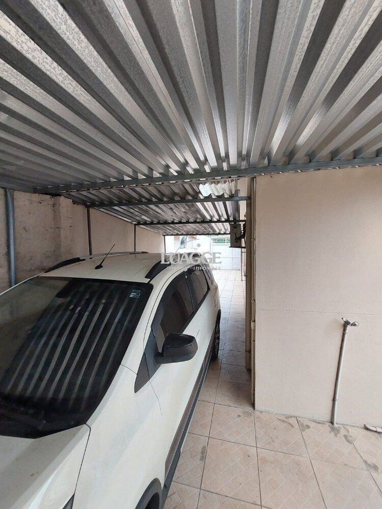 Casa à venda com 3 quartos, 185m² - Foto 4