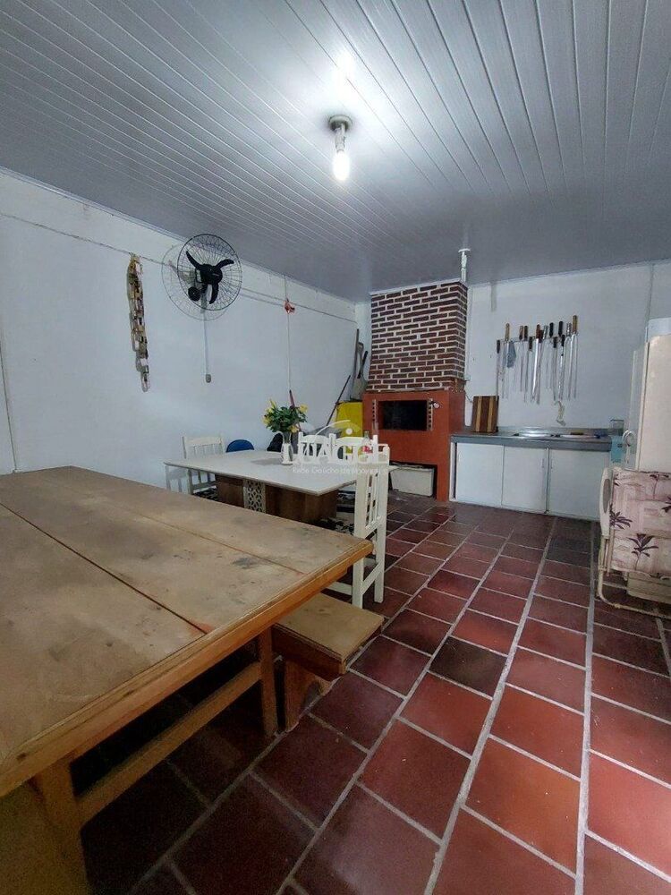 Casa à venda com 3 quartos, 185m² - Foto 1