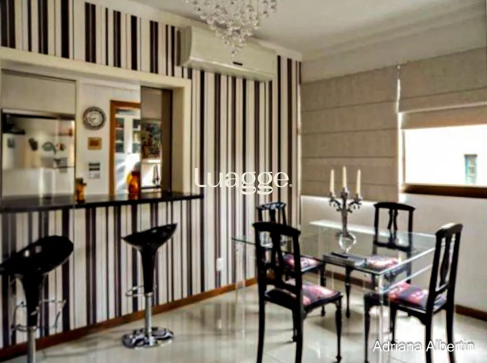Casa, 4 quartos, 329 m² - Foto 1