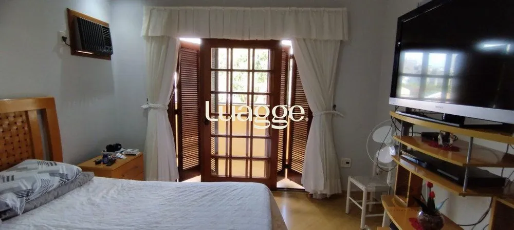 Casa, 4 quartos, 343 m² - Foto 1